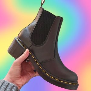 Dr. Martens 2976 Cadence Black Chelsea Boots, size 8 (New!)